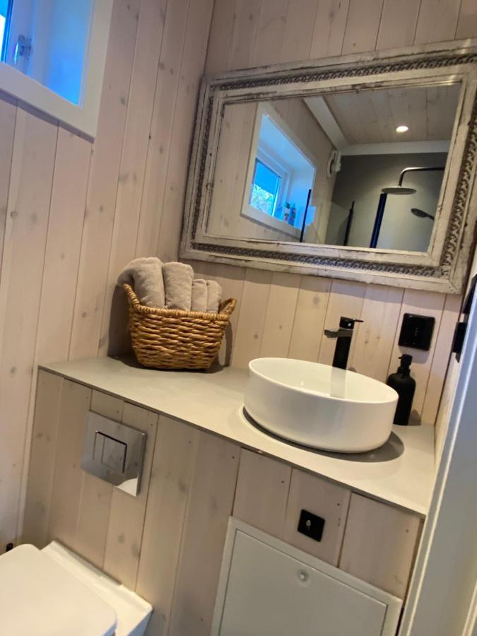 Guesthouse - Near City Center- Parking Available Санефьор Екстериор снимка